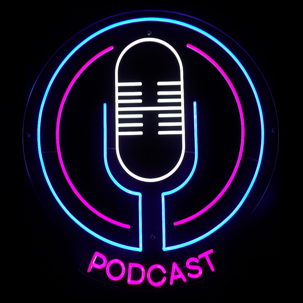 Logo neon luminoso studio podcast registrazione Milano